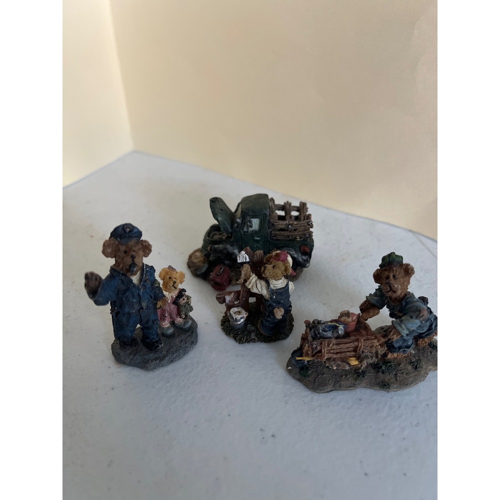 Boyds Bears Figurines Lot of 4 Poppa and the Jalopy Wally Timmy Resin Miniatures